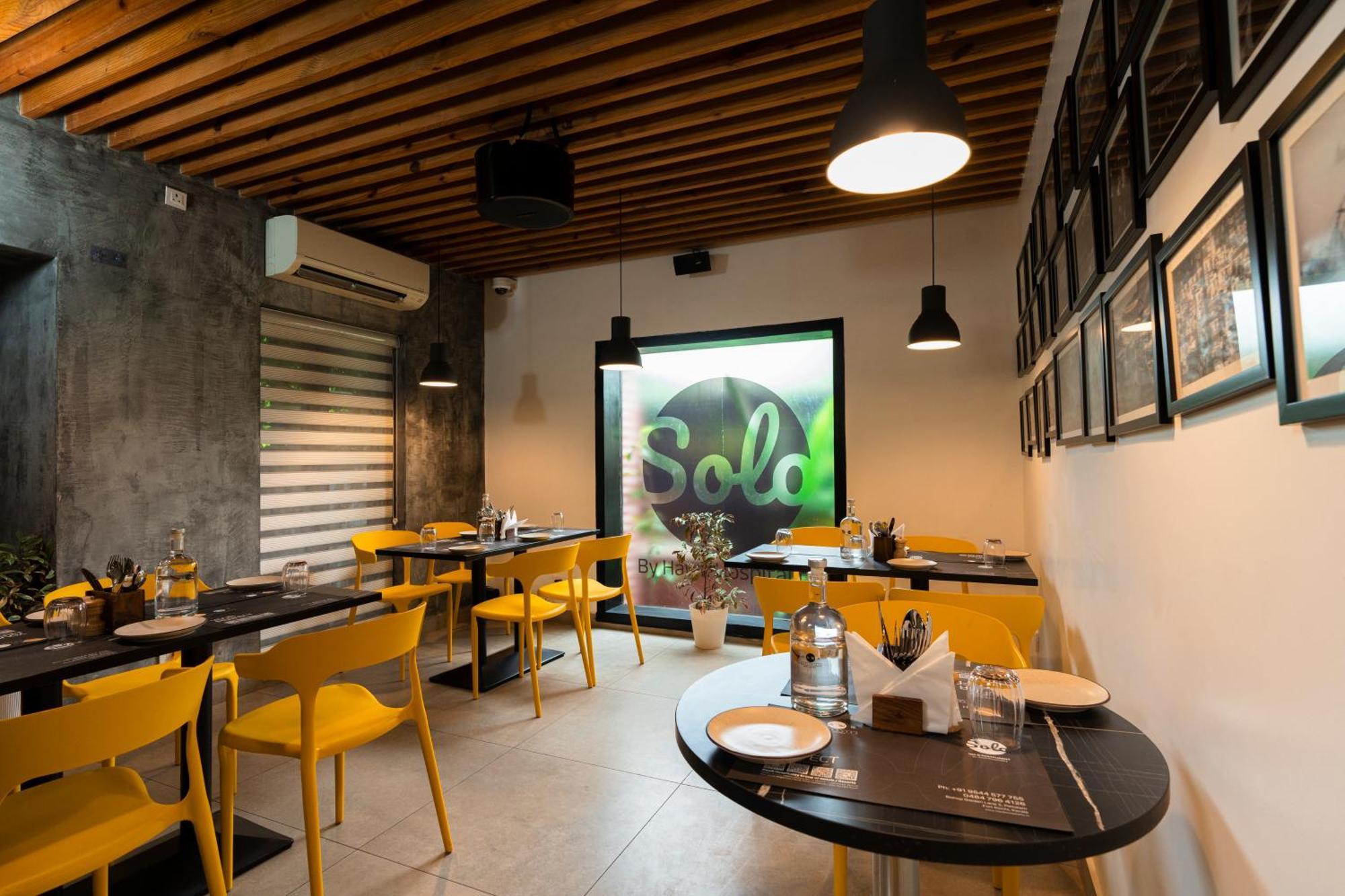 Solo Inn By Hawk Hospitality Kochi Buitenkant foto