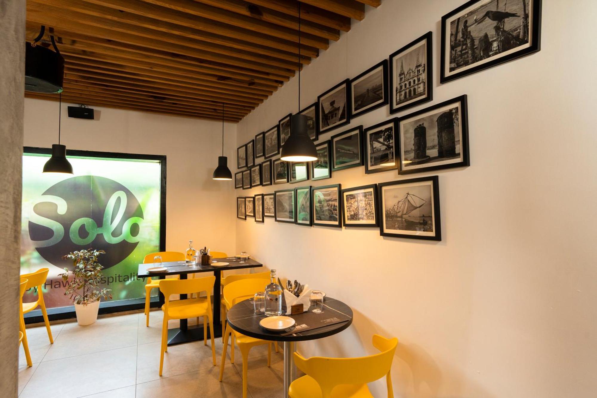 Solo Inn By Hawk Hospitality Kochi Buitenkant foto