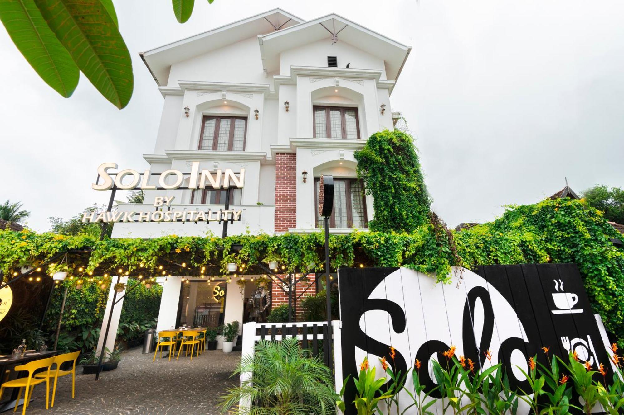 Solo Inn By Hawk Hospitality Kochi Buitenkant foto