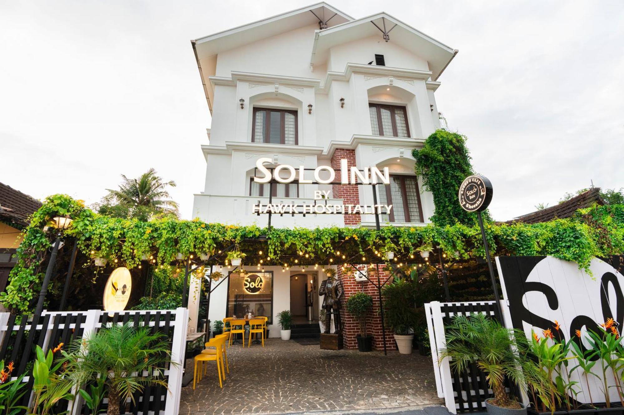Solo Inn By Hawk Hospitality Kochi Buitenkant foto