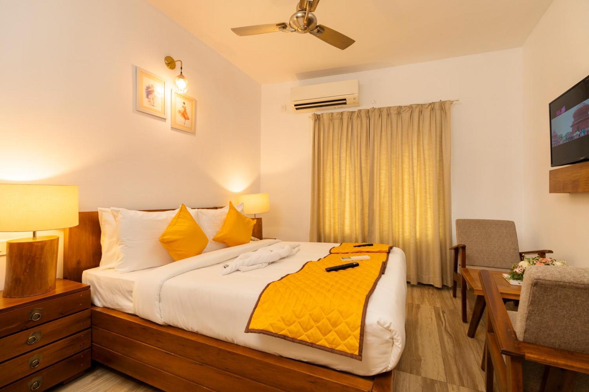 Solo Inn By Hawk Hospitality Kochi Buitenkant foto