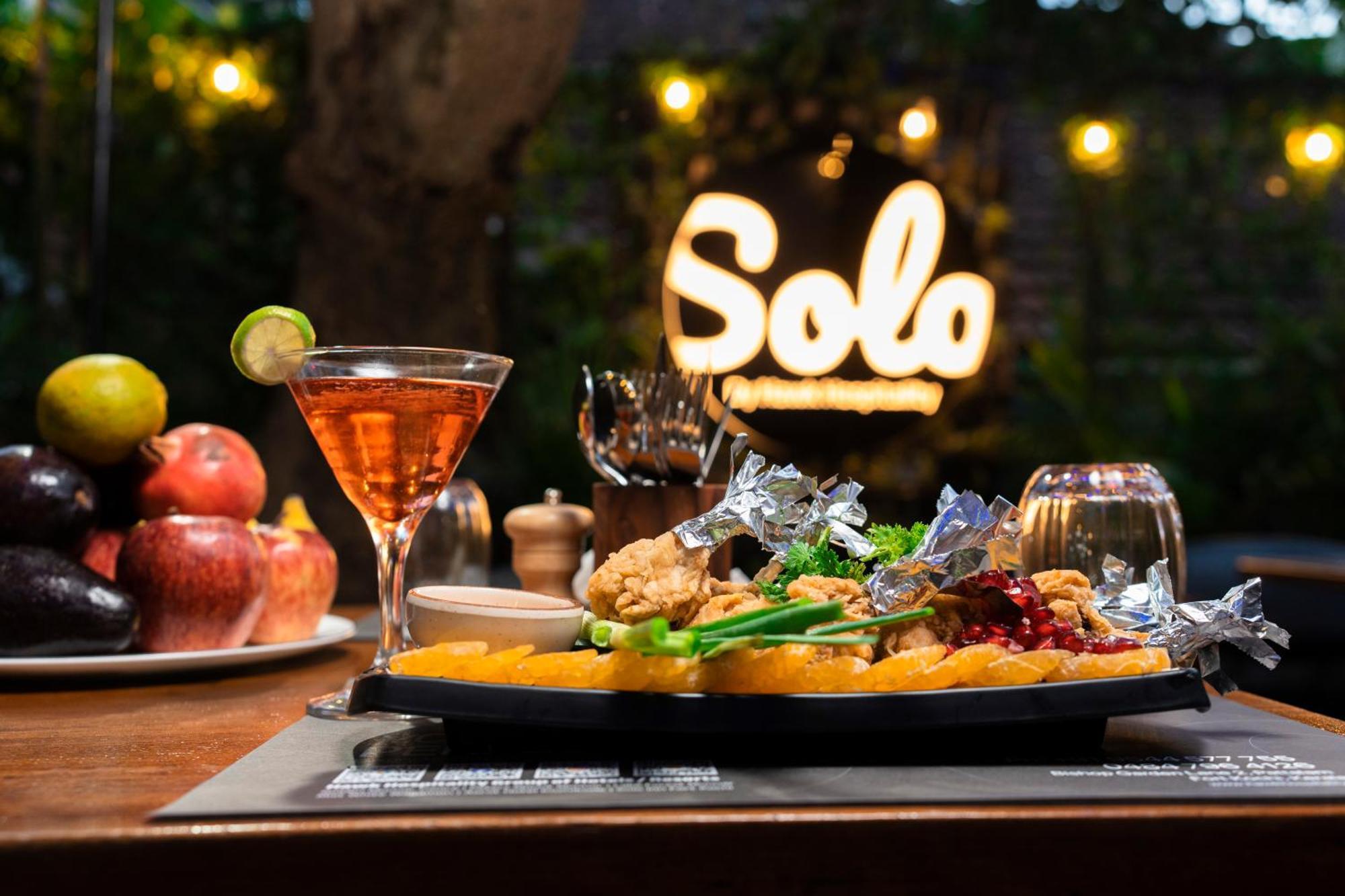 Solo Inn By Hawk Hospitality Kochi Buitenkant foto