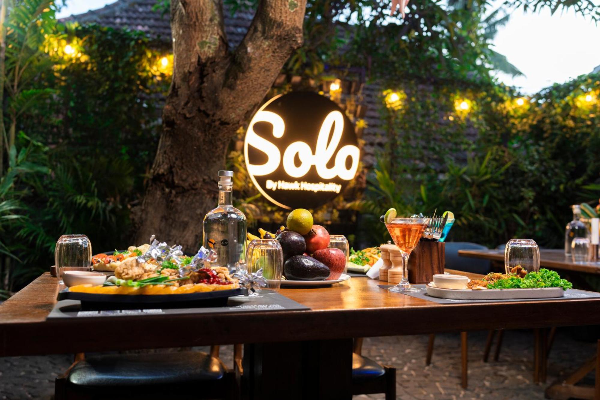 Solo Inn By Hawk Hospitality Kochi Buitenkant foto