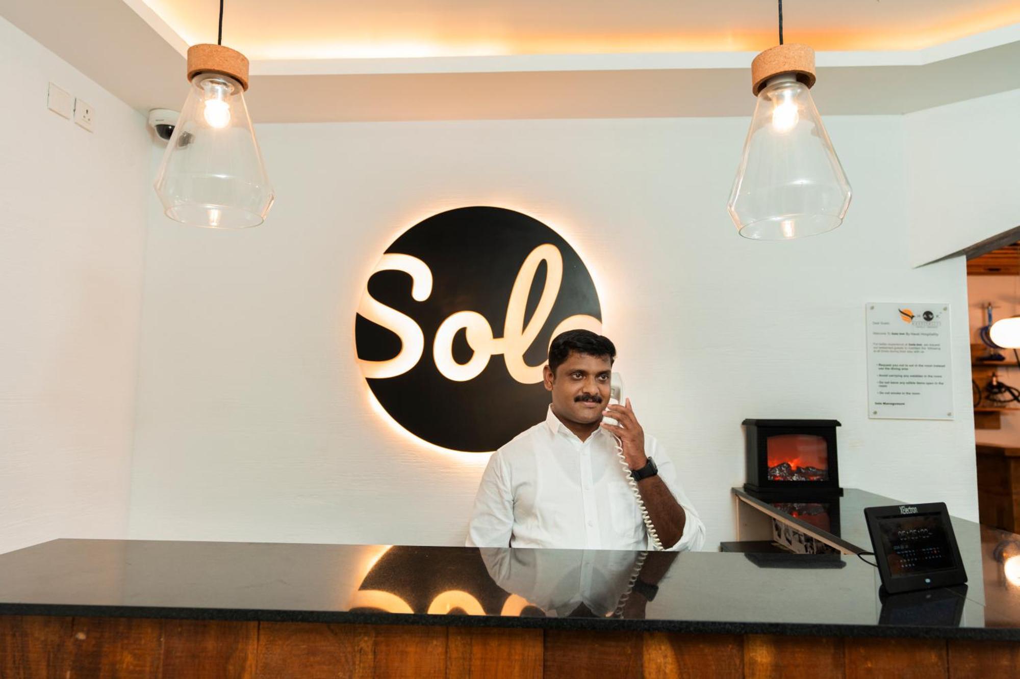 Solo Inn By Hawk Hospitality Kochi Buitenkant foto