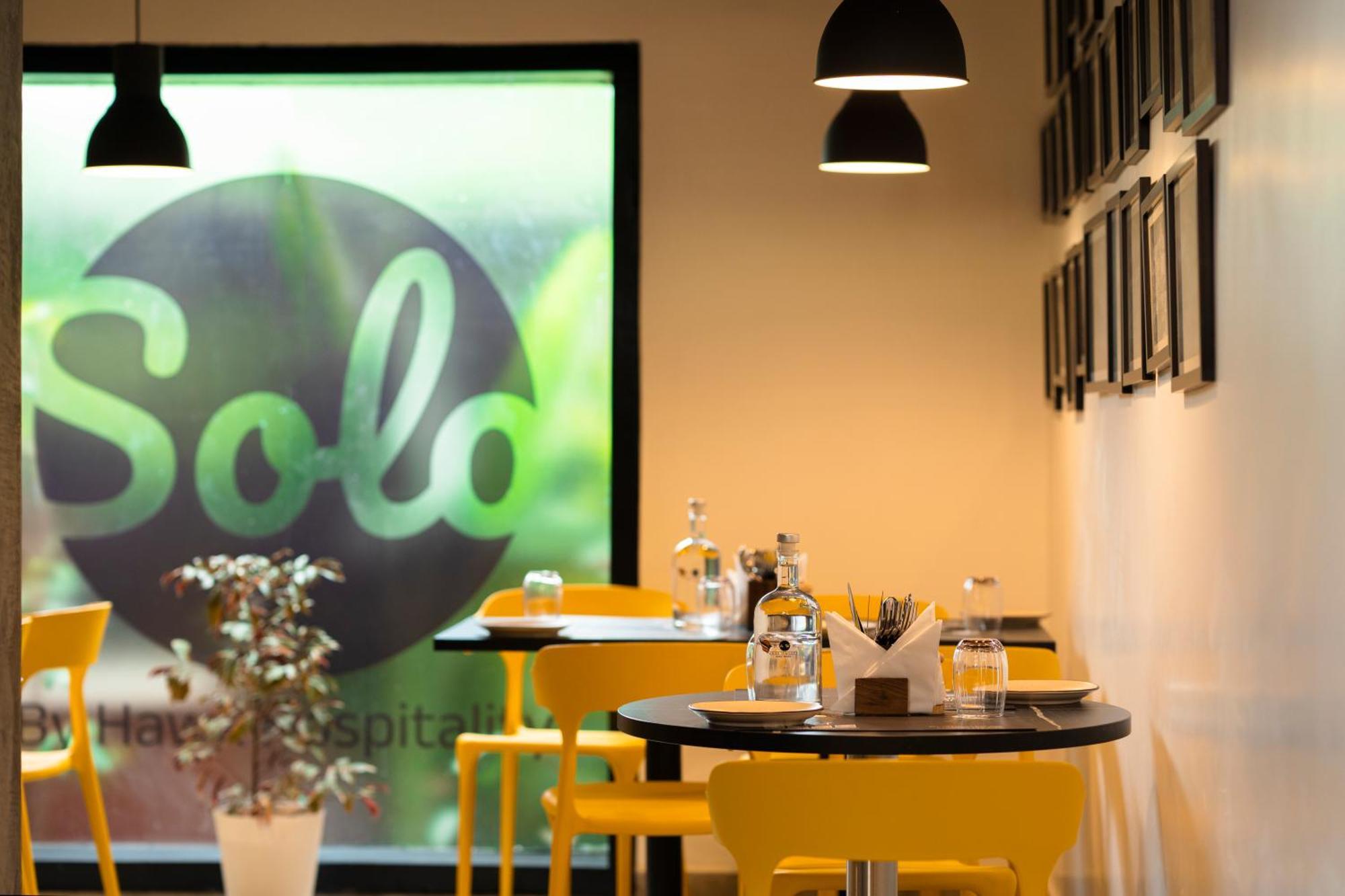 Solo Inn By Hawk Hospitality Kochi Buitenkant foto