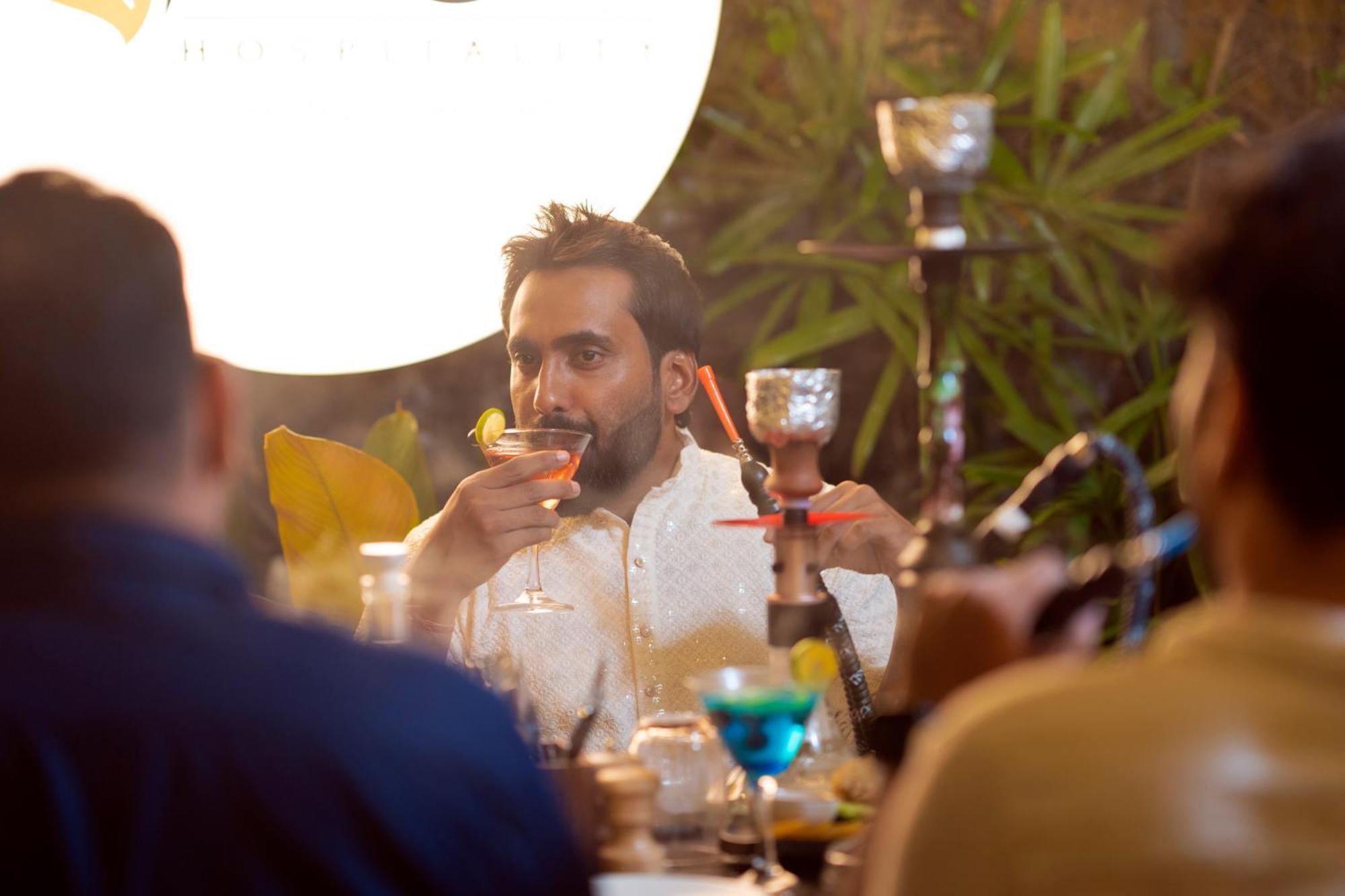 Solo Inn By Hawk Hospitality Kochi Buitenkant foto