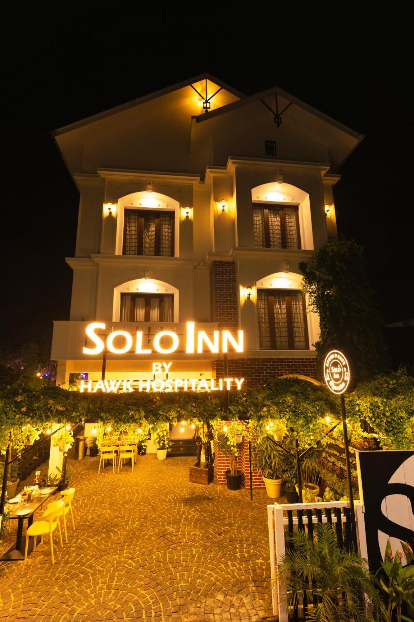 Solo Inn By Hawk Hospitality Kochi Buitenkant foto