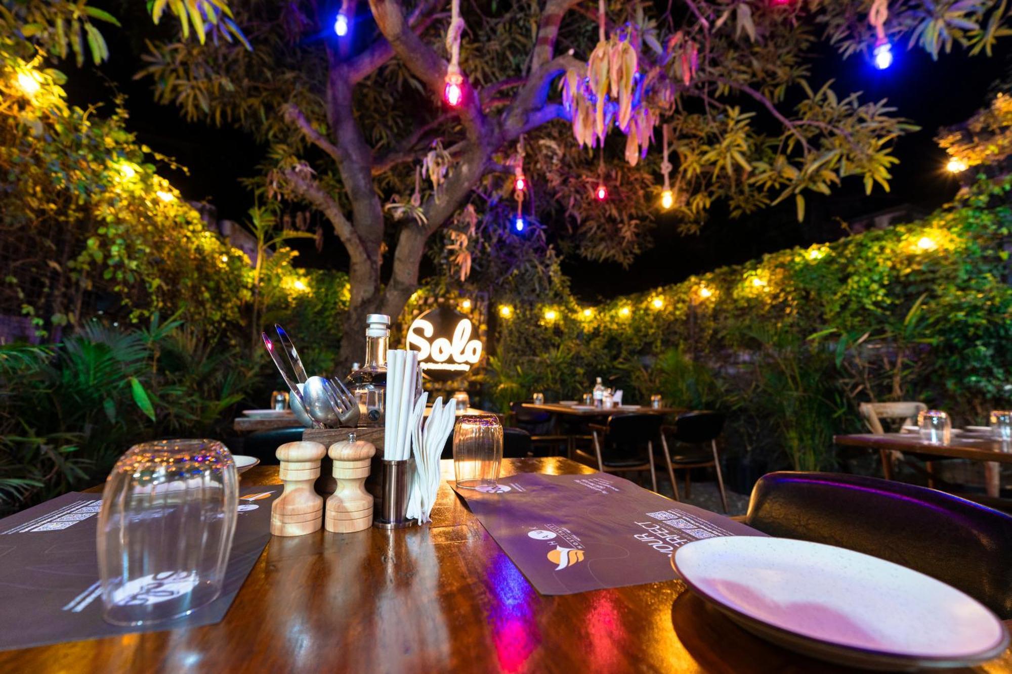 Solo Inn By Hawk Hospitality Kochi Buitenkant foto