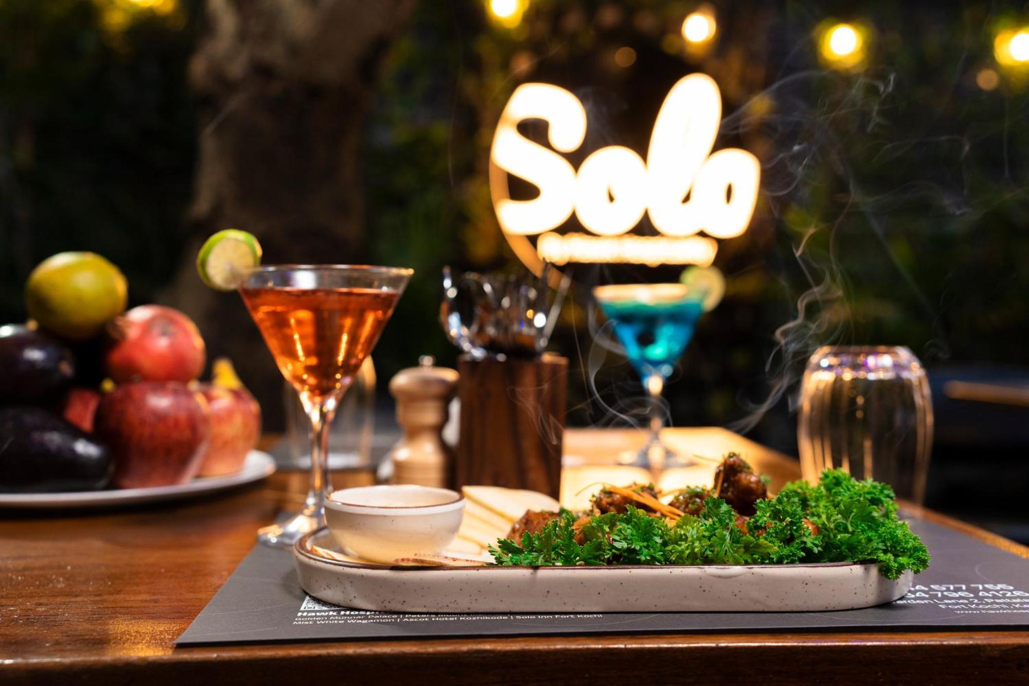 Solo Inn By Hawk Hospitality Kochi Buitenkant foto